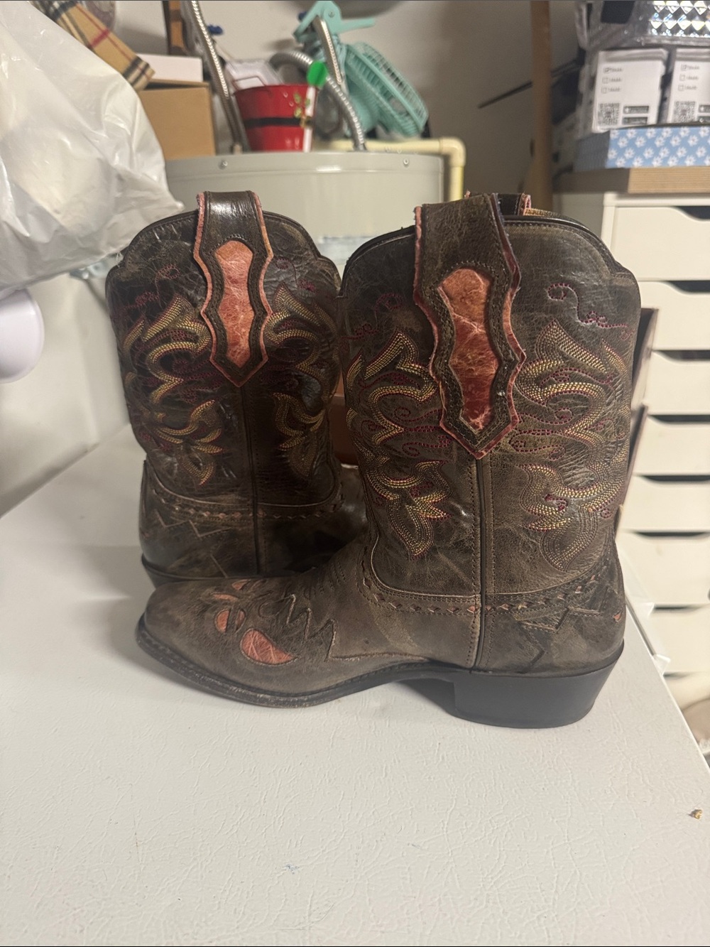 Women’s cowgirl boots!